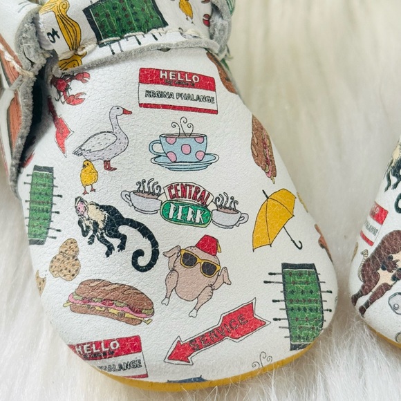 Freshly Picked X Friends Baby Moccasins - Picture 4 of 10